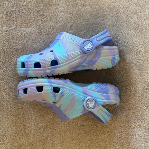 CROCS MARBLED CLOG Size 10 Toddler in color Purple/Multicolor - Picture 3 of 5